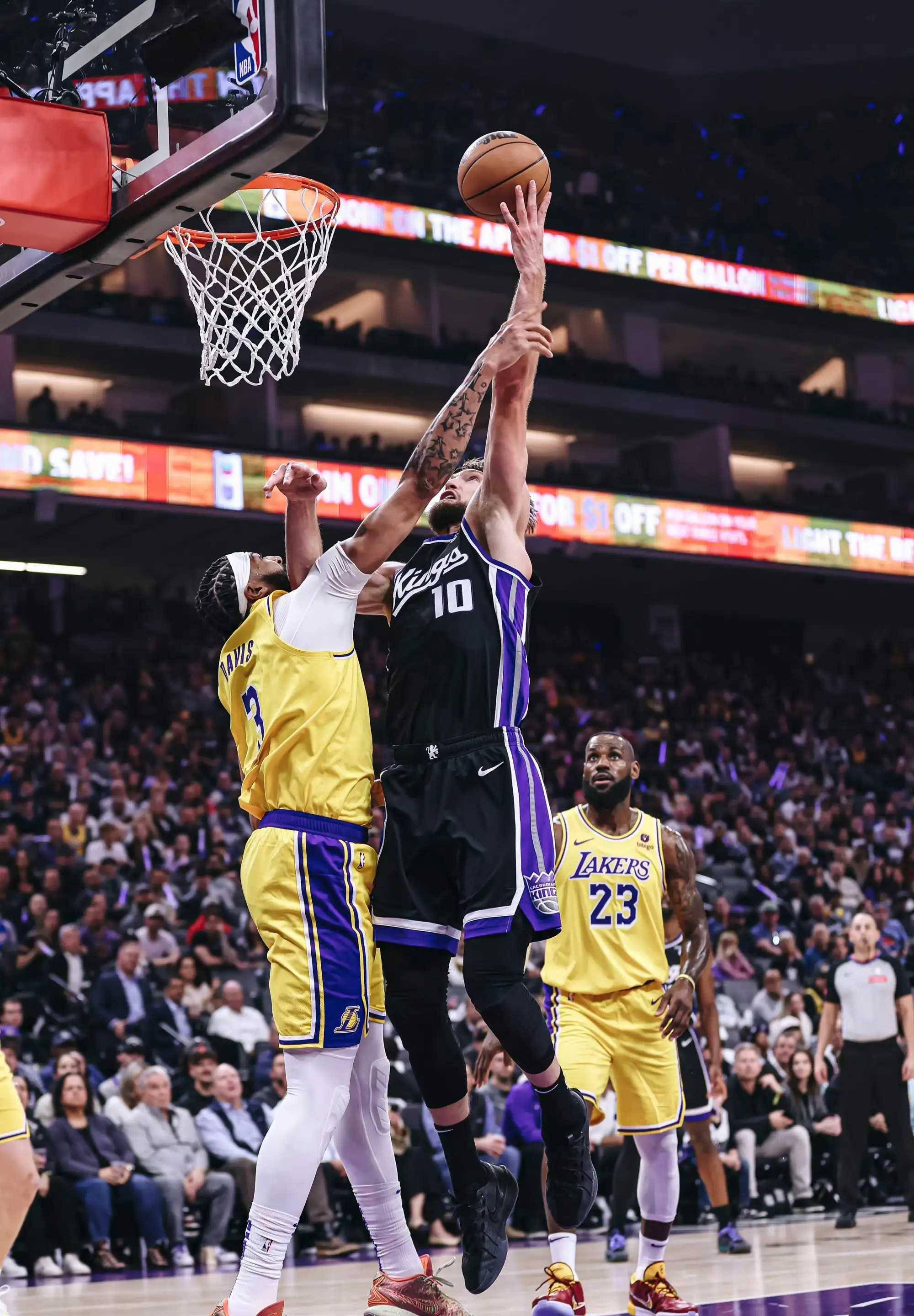 詹姆斯官方宣布持续失利新规，独行侠引发争议！