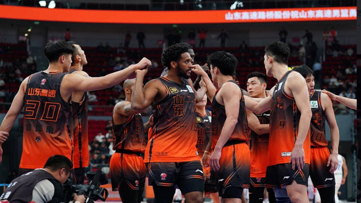 九游-包含赛前CBA季后赛焦点战；圣安东尼奥马刺外线爆发；更衣室稳定；临场指挥获称赞的词条-九游